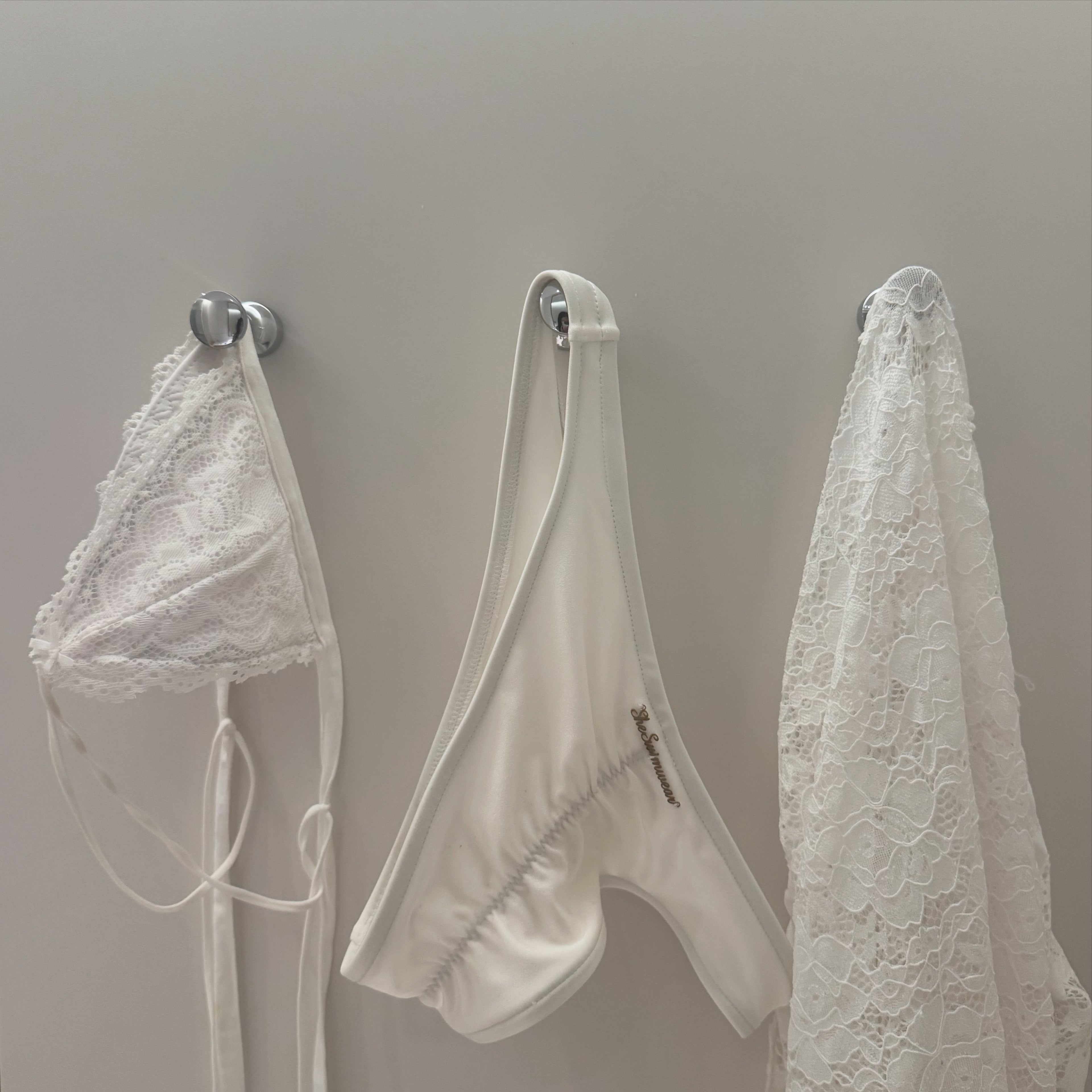 Basic white -bottom
